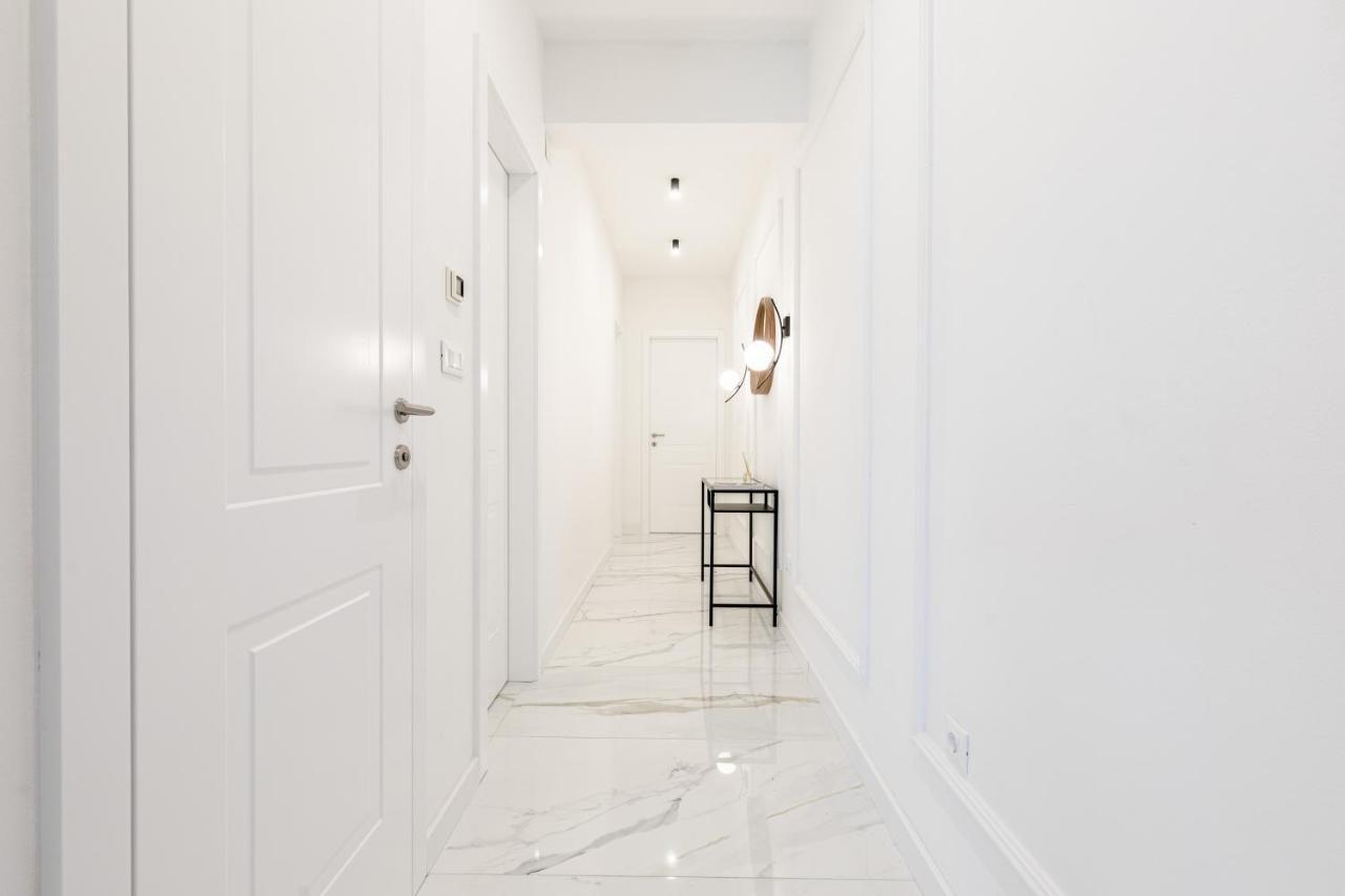 Cosmopolitan **** Apartment Split